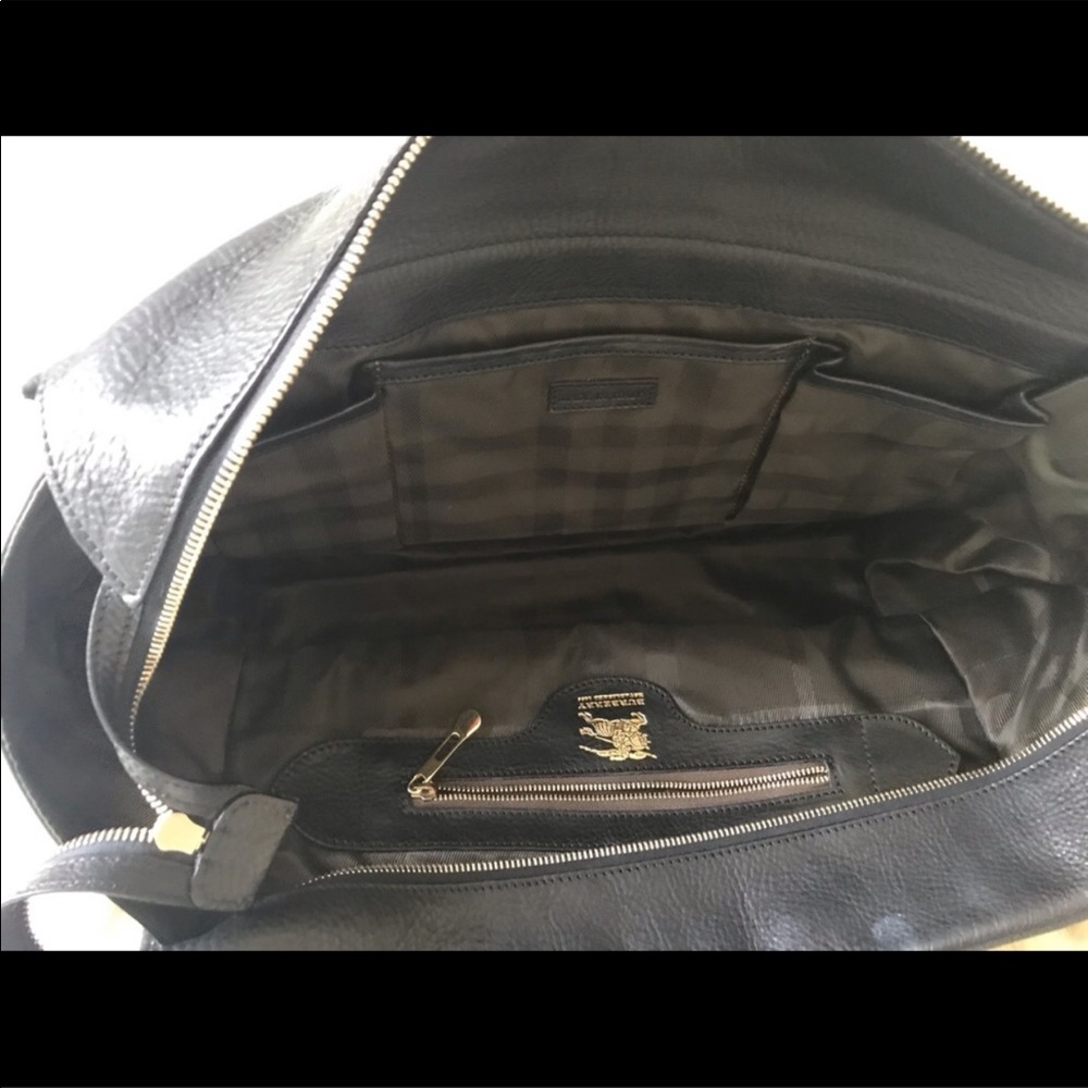 SOLD! Burberry Large Manor Check bag. - Picture 5 of 8